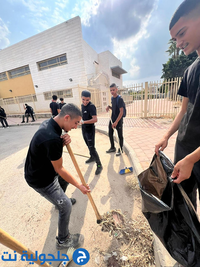 يومًا مميزًا للتطوع بمشاركة جميع الطلاب في مدرسة اورط التكنولوجية العربية الرملة